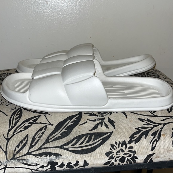 EVA Foam Lite Slide Brick Pattern Bone White New - Picture 4 of 14